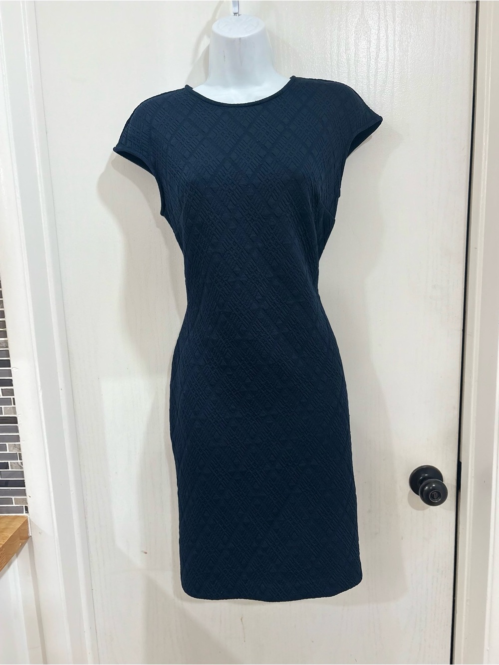Donna Morgan Navy Textured Cap-Sleeve Midi Dress